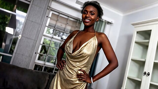 Amateur ebony model gets the job done right at the casting POV