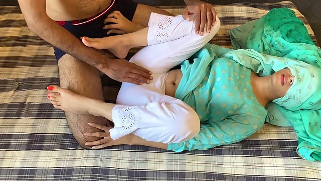 Indian village freshly married bhabhi and devar ki chudai Desi Porn intercourse video With SLIMGIRL