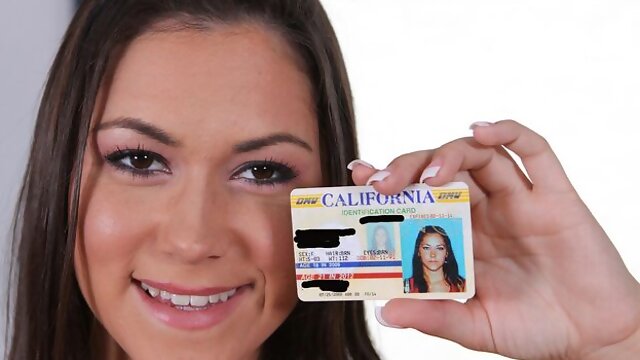 Kandis brunette action