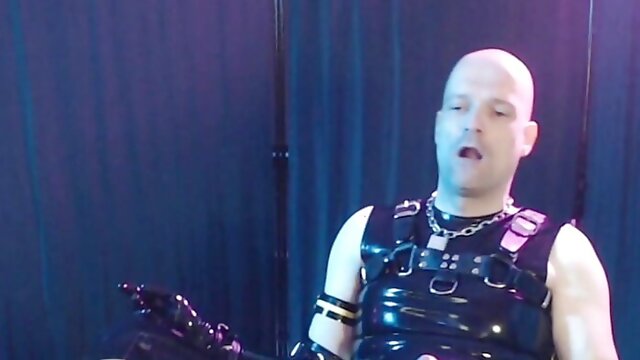 Rubberboy, Sounding an Pssing in hot rubber an gets his cumshot