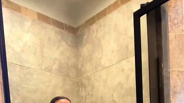 Australian brunette amateurs pussy showering