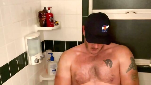 Hunky Daddy Pissing and Stroking