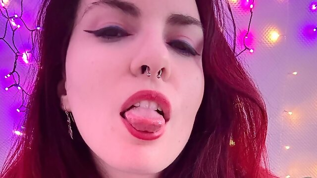 LunaMoongirl - Striptease & POV Soaked