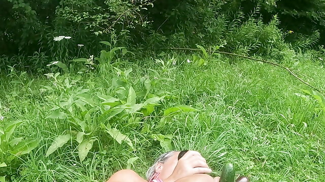 Vegetable, Outdoor Cumshot, Solo, Shemale, Feet