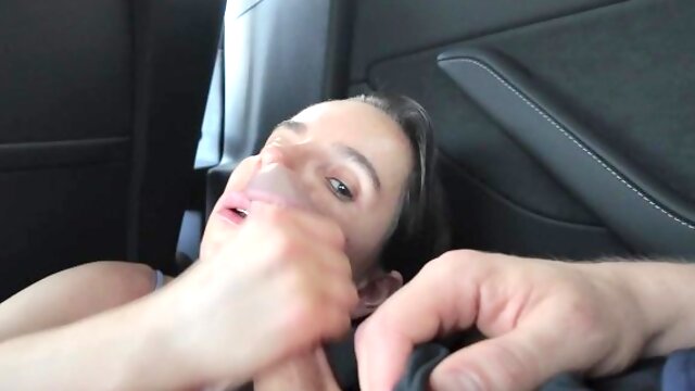 PUBLIC RISKY BLOWJOB IN THE CAR