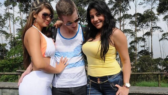 Brunette trailer with stunner lovebird from Big Tits, Round Asses