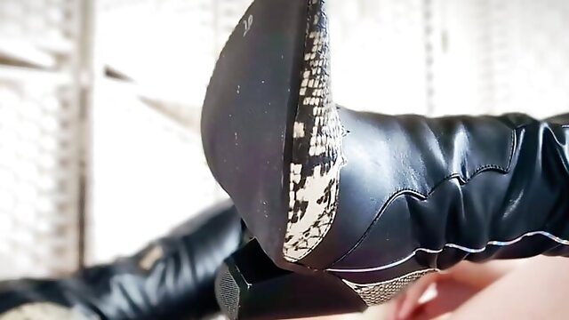 Boots Fuck, Shannon Heels Anal, Leather, Machine