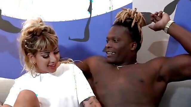 Kitana Montana Fucks Big Black Man and His BBC