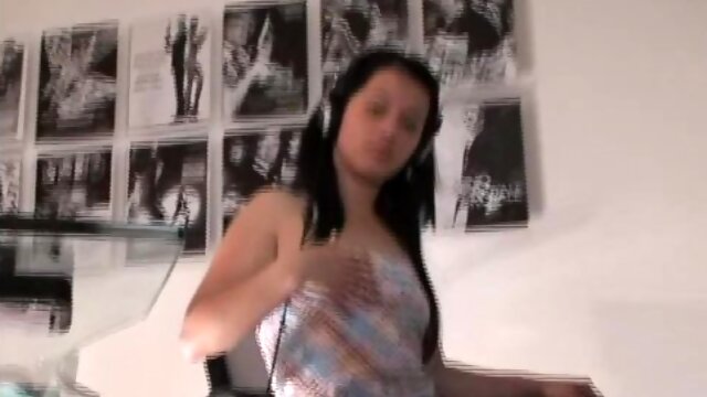 Teen Diana get horny fingering pussy and orgasm