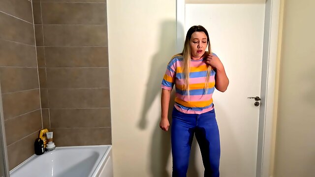 Milf Jeans, Pee Pants, Pissing Desperation, Voyeur Locker