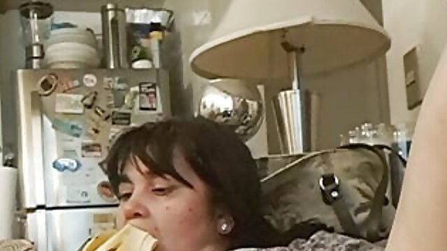 Slut milf eats banana from her pussy