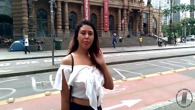 Sarah Rosa In Salve Familia!! Ja No Red O Setimo Episodio Da Hora Extra! Com A Maravilhosa Causando No Centro De Sao Paulo, Completinha No Red!! 8 Min