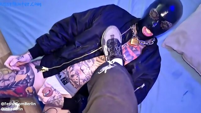 Dirty Pleasure Sneax Domination - Inkedbrln Licks Lucio Davolis Sneakers - Bussyh