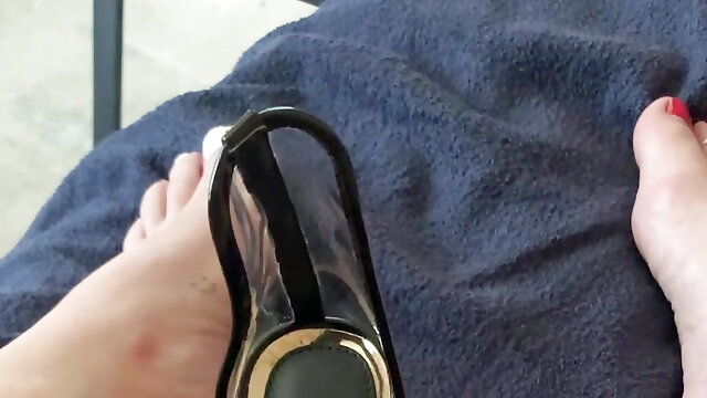 High heel fun with feet and toes x