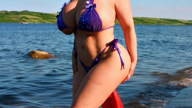 Korina Kova, Bikini Solo, Chubby