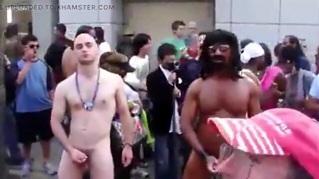 Branlette Public Gay