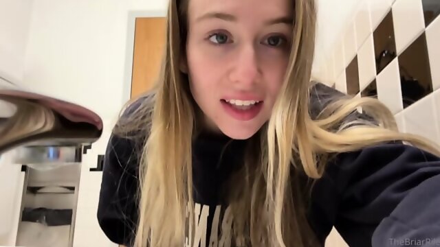 Briar Riley, Public, Masturbation