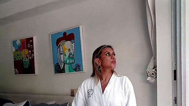 Mara invites Cris_LaCobra to her bedroom to fuck him very well