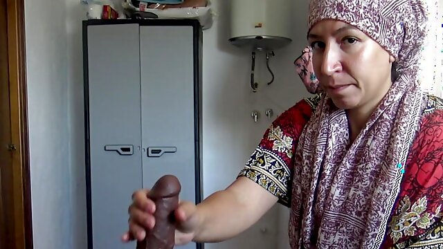 Muslim, Indian Mom, Mom Handjob, Dick Flash, Indian Aunty, Amateur, African