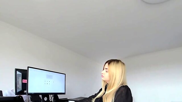 Hot teen masturbate at office