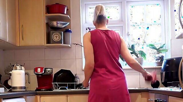 Judys - Your Mature Stepmom Mrs. Maggie Gives You JOI in the Kitchen