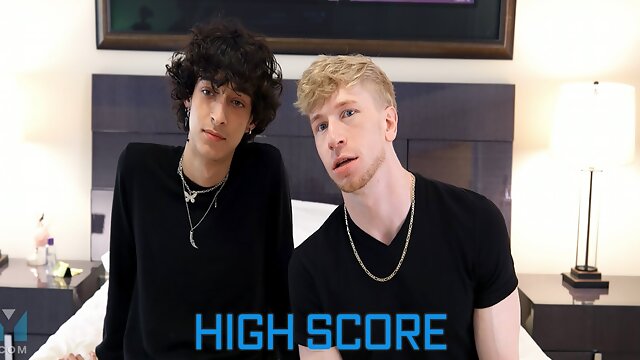 NastyTwinks - High Score - TJ Smokez and Jesse Stone Play Games - High Score Tops!