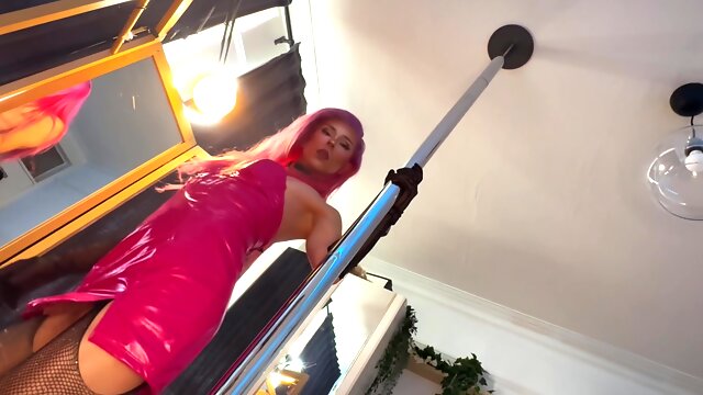 Solo Latex, Seduced, Shemale, Amateur, Queen, Red