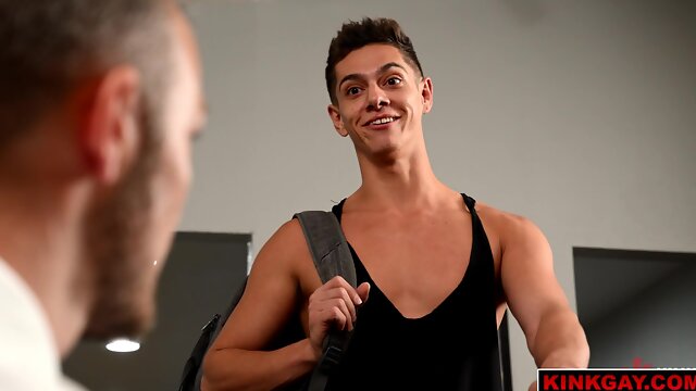 Christian Wilde shoves his cock in Benvis mouth