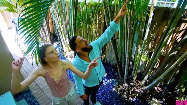 Jude Lowe and Samuel Dolce do kinky things in a 3some