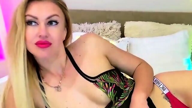 Sexy Blonde Kourtney Scarlett Solo Pussy Masturbation