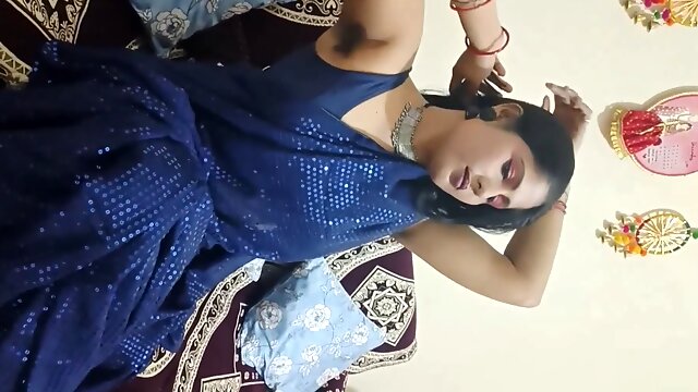 Beautiful Indian Girl, Beautiful Aunty, Indian Bhabhi, Desi Beauty, Village Desi