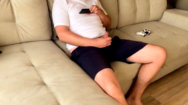 Мачеха и Пасынок Словили Друг Друга на Мастурбации и Трахнулись - Русское Любительское с Разговорами