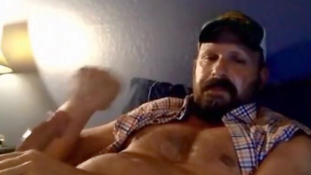 Bearded Muscle Daddy Jerks Off in Truck