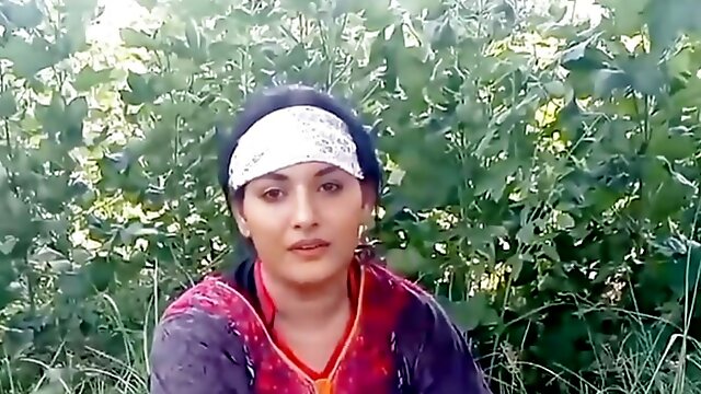 Desi village Randi girl sex in jungle Randi girl ko choda jungle ma