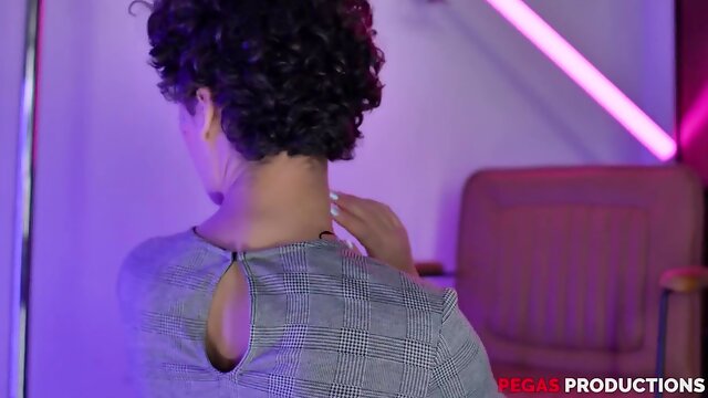 Shameless vixen exciting X-rated video