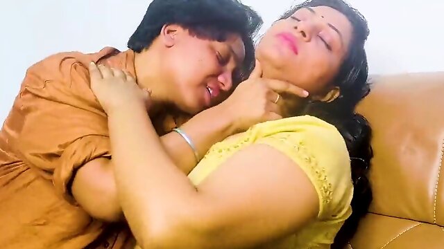 2 Unsatisfied women faced and Made a Superb Lesbo Session with Dirty Talk in Hindi