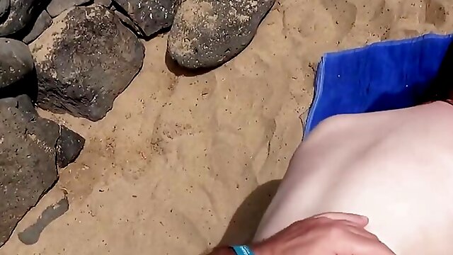 Public fuck at the beach - MyDirtyHobby