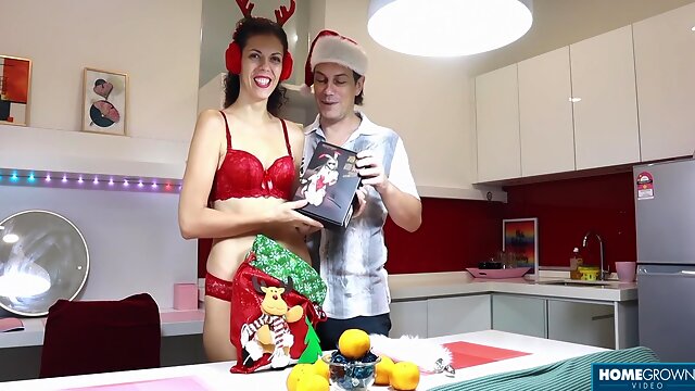 Julia Vearth And Alex V Earth - Hot Couple And Sexy Holiday Treats