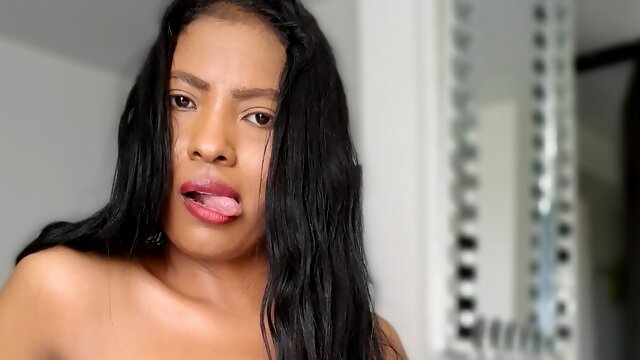 Solo Black Mom, I Touch Myself