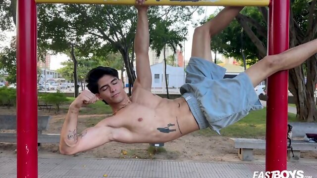 Big-haired hottie Zack Bonnet jacking off like mad