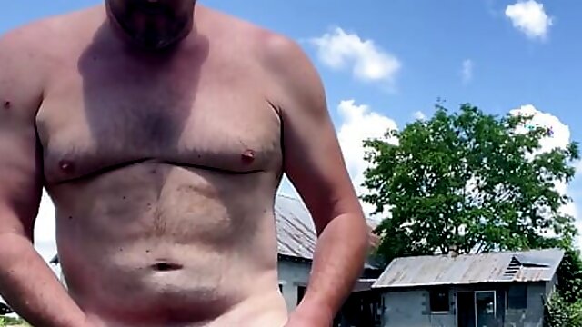 Daddy Lunch Break Wank in the Backyard