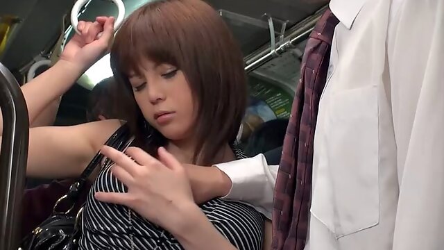 Erena Mizuhara on a bus feeling horny so fuck a passenger