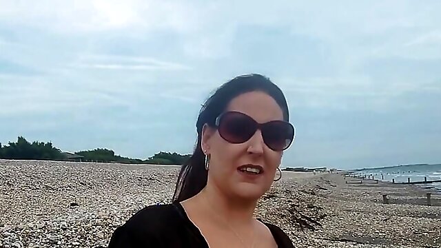 Dirty British Wife, Beach