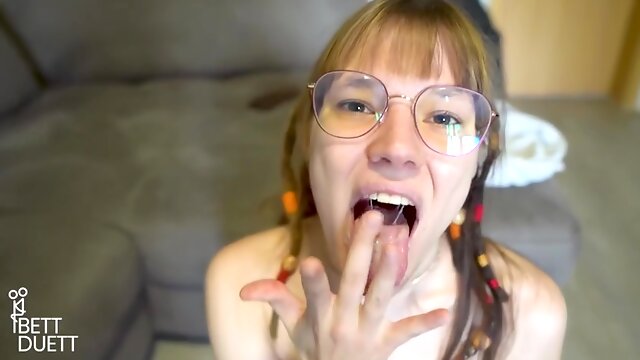 Bettduett - Girlfriend Blowjob !