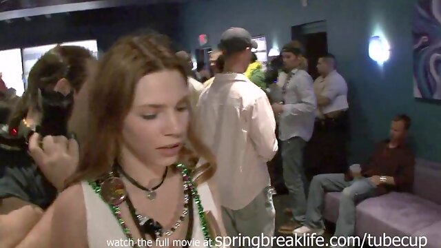 SpringBreakLife Video: Party Girls Hit The Club