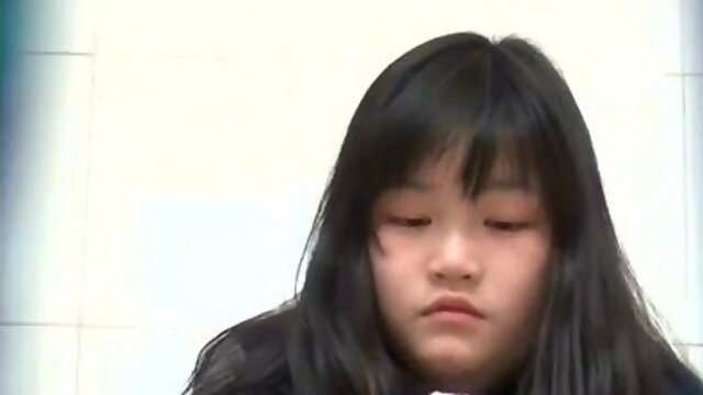 Chinese girls go to toilet.149