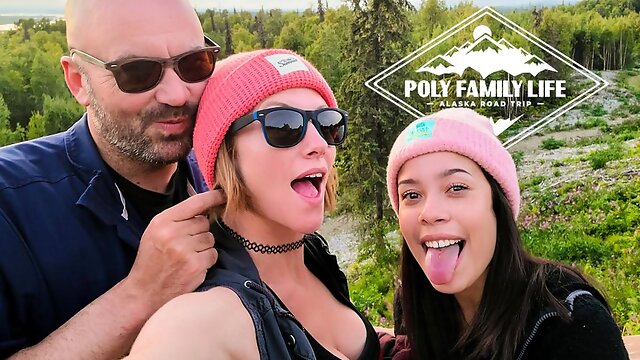 AKGINGERSNAPS & Lana Mars in Poly Family Life: Alaska Road Trip - 1