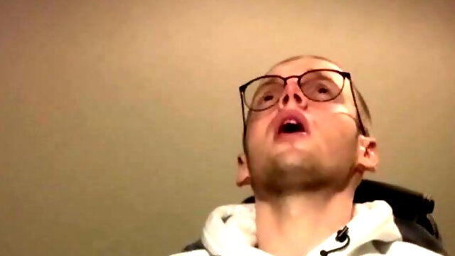 Super Hot Jock Jacking off and blows a load MONSTROUS