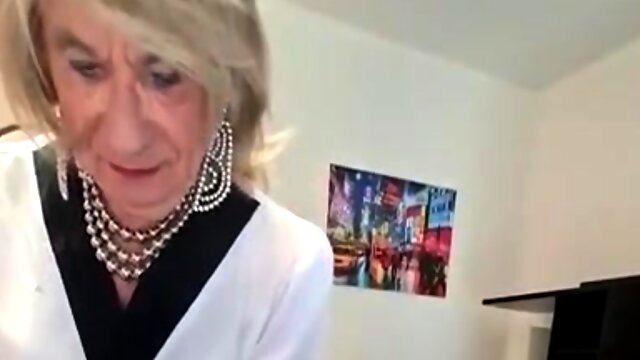 Amateur Crossdresser, Crossdresser Sucks Cock, Shemale Amateur, Crossdresser Blowjob