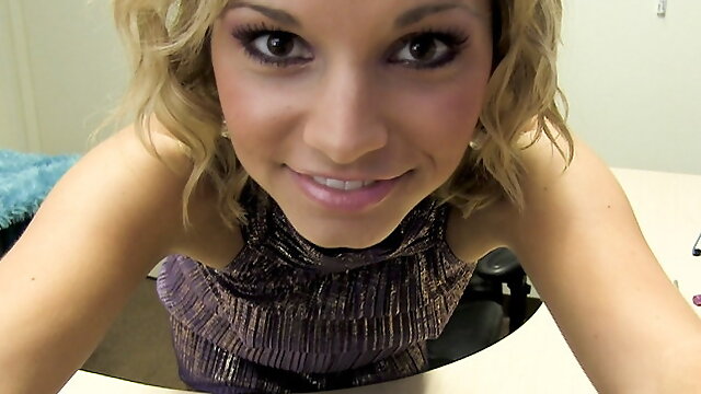 Kinky girl wants it now
